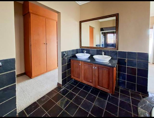 3 BEDROOM PROPERTY TO RENT IN MIDSTREAM ESTATE